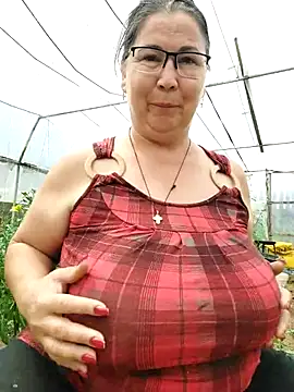Snapshot of EmmaSquirt chatting on June 2026 10:48:01 AM EmmaSquirt online show from June 2026 10:48:01 AM