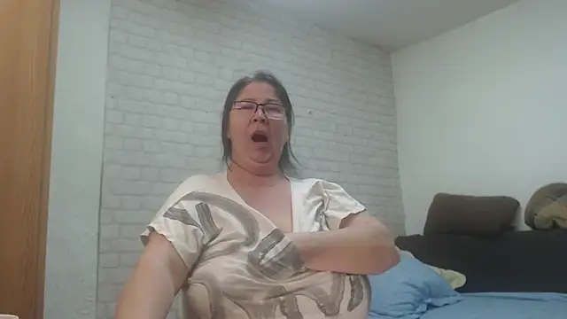 Snapshot of EmmaSquirt chatting on February 2026 11:56:02 PM EmmaSquirt online show from February 2026 11:56:02 PM