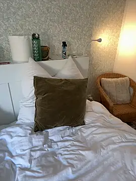 Alisa-Marie online show from November 2025 11:03:02 AM