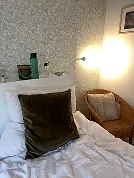 Alisa-Marie online show from November 2025 12:53:01 PM