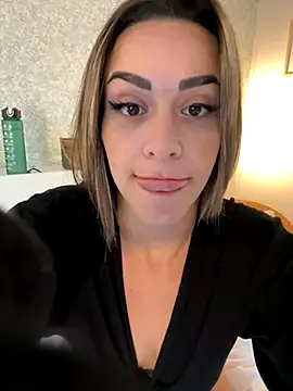 Alisa-Marie online show from November 2025 12:20:01 PM