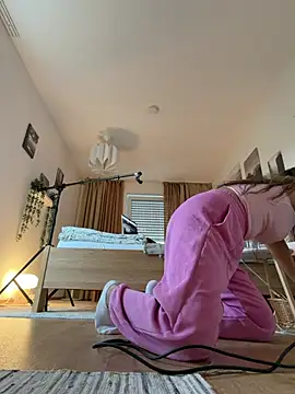 Alisa-Marie online show from June 2026 09:38:01 AM