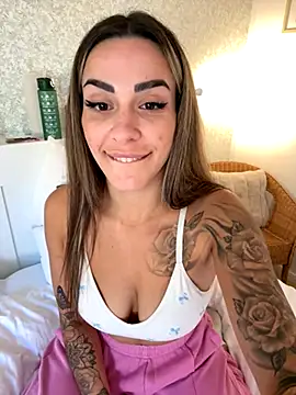 Alisa-Marie online show from November 2025 12:32:01 PM