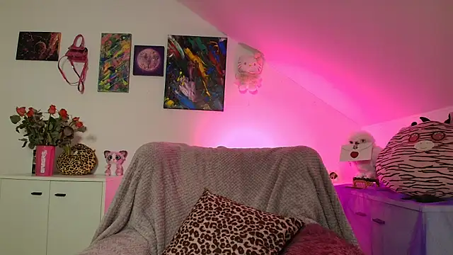 PinkHurricaneOfficial online show from December 2025 02:41:02 PM