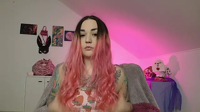 Snapshot of PinkHurricaneOfficial chatting on January 2026 11:22:01 PM PinkHurricaneOfficial online show from January 2026 11:22:01 PM