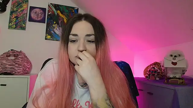 Snapshot of PinkHurricaneOfficial chatting on February 2026 03:46:01 PM PinkHurricaneOfficial online show from February 2026 03:46:01 PM