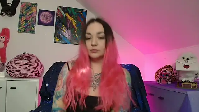 Snapshot of PinkHurricaneOfficial chatting on February 2026 01:55:01 PM PinkHurricaneOfficial online show from February 2026 01:55:01 PM