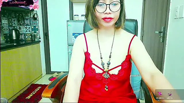 Miu-Le online show from October 2025 03:45:02 PM