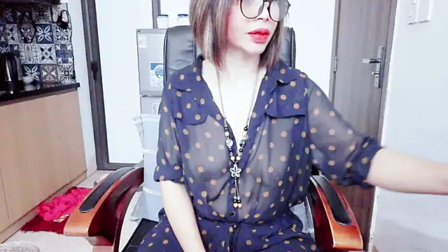 Miu-Le online show from December 2025 04:22:01 PM