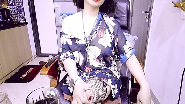 Snapshot of Miu-Le chatting on April 2026 07:58:01 PM Miu-Le online show from April 2026 07:58:01 PM