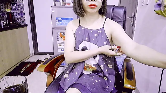 Snapshot of Miu-Le chatting on April 2026 06:14:02 PM Miu-Le online show from April 2026 06:14:02 PM