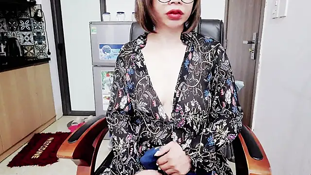 Miu-Le online show from December 2025 05:12:02 PM