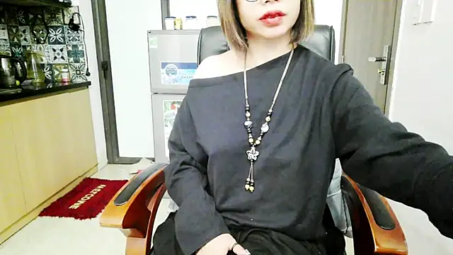 Miu-Le online show from November 2025 05:13:02 PM