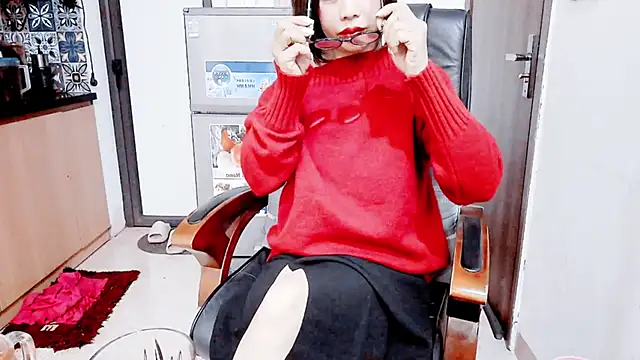 Miu-Le online show from December 2025 02:41:02 PM