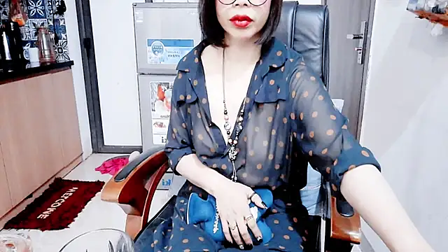 Miu-Le online show from February 2026 07:22:01 PM