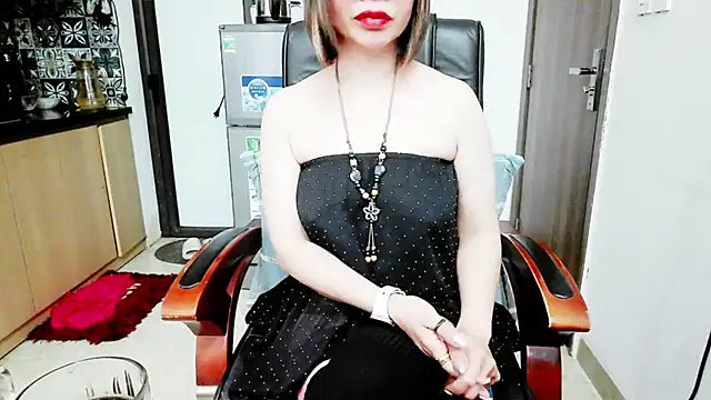 Miu-Le online show from December 2025 08:04:02 PM