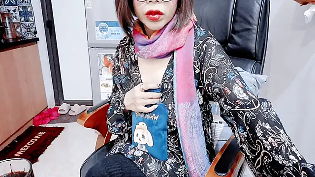 Miu-Le online show from January 2026 06:14:01 PM