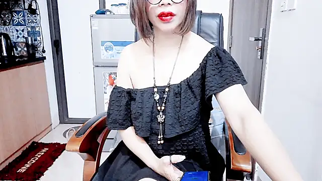 Miu-Le online show from December 2025 04:18:01 PM