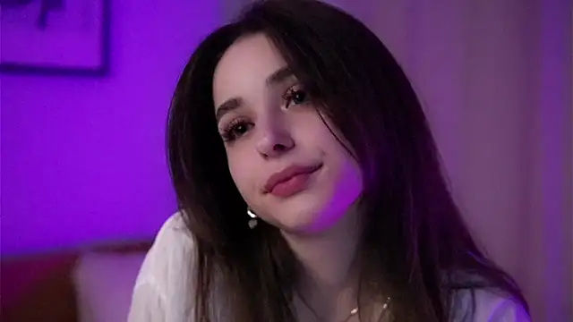 Snapshot of EstherMitchel chatting on March 2025 06:28:02 AM EstherMitchel online show from March 2025 06:28:02 AM