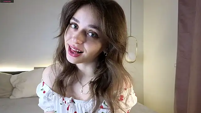 Snapshot of EstherMitchel chatting on October 2025 01:15:01 AM EstherMitchel online show from October 2025 01:15:01 AM