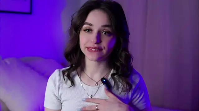 Snapshot of EstherMitchel chatting on March 2025 01:16:01 AM EstherMitchel online show from March 2025 01:16:01 AM