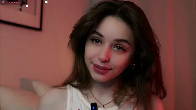 Snapshot of EstherMitchel chatting on February 2025 01:09:01 AM EstherMitchel online show from February 2025 01:09:01 AM