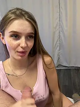 Snapshot of lovelly_molly chatting on March 2025 10:02:02 PM lovelly molly online show from March 2025 10:02:02 PM