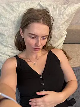 lovelly molly online show from December 2025 11:34:01 AM