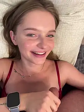 lovelly molly online show from December 2025 04:20:02 PM