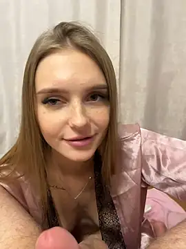 Snapshot of lovelly_molly chatting on December 2024 09:40:02 PM lovelly molly online show from December 2024 09:40:02 PM