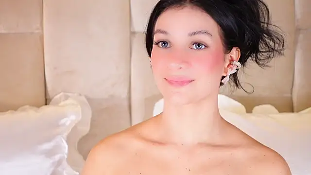 KiraKayleigh1 online show from November 2025 02:36:02 AM