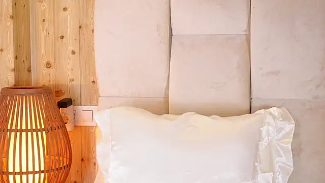 KiraKayleigh1 online show from November 2025 01:45:01 AM