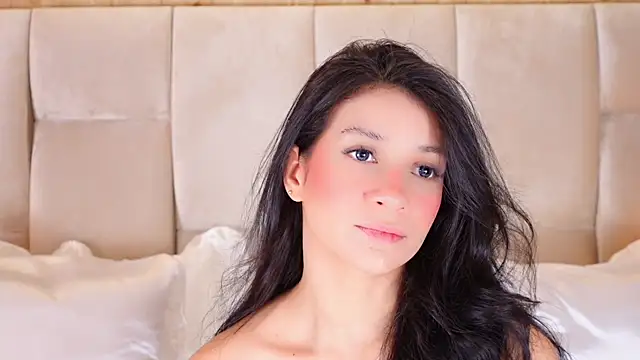 KiraKayleigh1 online show from April 2026 11:53:01 PM