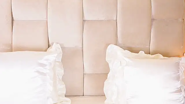 KiraKayleigh1 online show from November 2025 12:16:02 AM