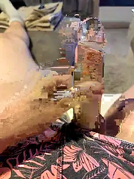 Snapshot of Bi-Sunny chatting on September 2025 09:32:02 PM Bi-Sunny online show from September 2025 09:32:02 PM