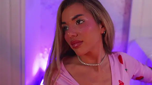 Snapshot of ClaraHazel chatting on January 2026 04:29:02 AM ClaraHazel online show from January 2026 04:29:02 AM