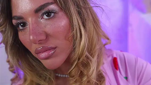 ClaraHazel online show from November 2025 07:01:01 AM