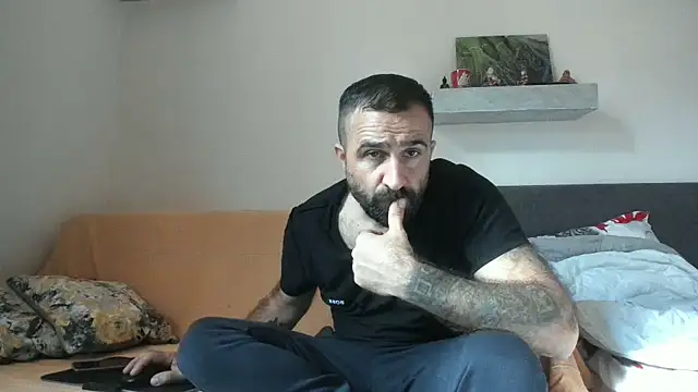 Snapshot of ivat80 chatting on October 2025 05:42:01 AM ivat80 online show from October 2025 05:42:01 AM