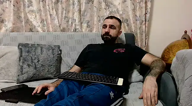 Snapshot of ivat80 chatting on March 2025 05:29:02 PM ivat80 online show from March 2025 05:29:02 PM