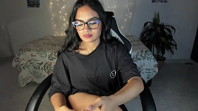 Riana Kean online show from November 2025 02:04:02 AM