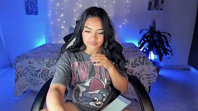 Riana Kean online show from November 2025 05:22:01 AM