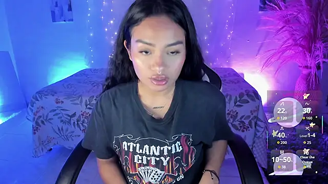 Riana Kean online show from December 2025 08:28:02 PM