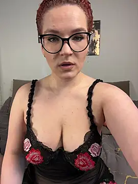 MrMrsRight online show from March 2026 12:28:02 PM