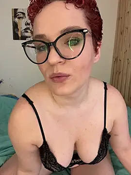 Snapshot of MrMrsRight chatting on May 2026 06:17:01 AM MrMrsRight online show from May 2026 06:17:01 AM