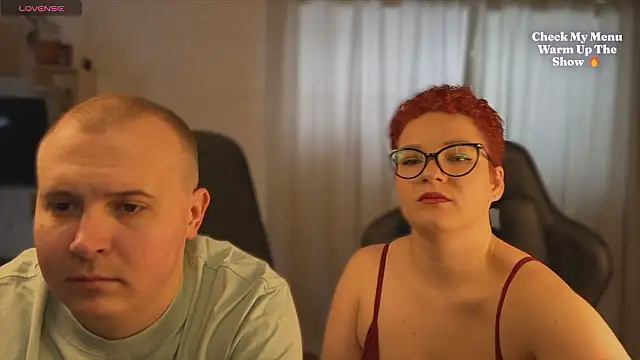 Snapshot of MrMrsRight chatting on February 2026 07:42:01 AM MrMrsRight online show from February 2026 07:42:01 AM