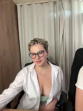 MrMrsRight online show from September 2025 08:06:01 AM