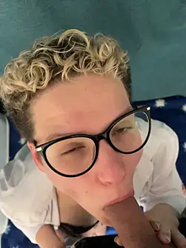 MrMrsRight online show from December 2025 05:15:02 PM