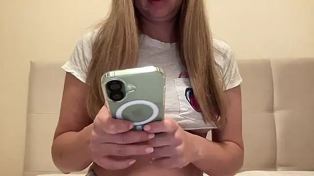 LisaFlower online show from November 2025 04:11:02 PM