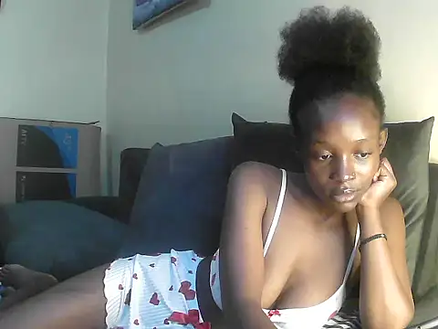 petite clara24 online show from March 2025 11:15:01 PM