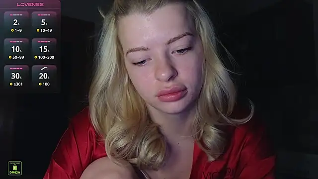 Snapshot of RinaBlondie chatting on January 2026 06:17:01 AM RinaBlondie online show from January 2026 06:17:01 AM